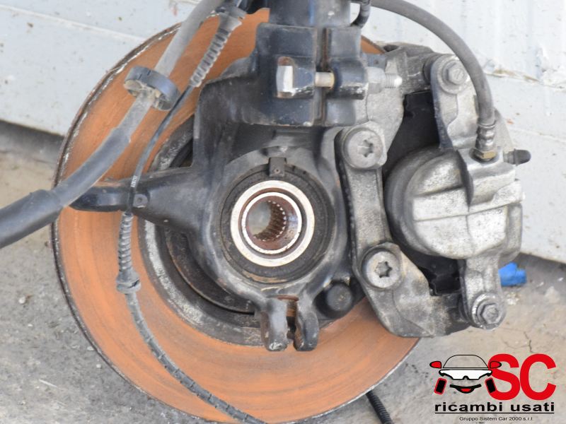 Mozzo Montante Anteriore Sinistro Peugeot 2008 364690 - 36708 Mozzo Montante Anteriore Sinistro Peugeot 2008 364690 - 36708