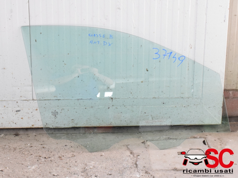 Vetro Scendente Anteriore Destro Classe B W246  - 37149