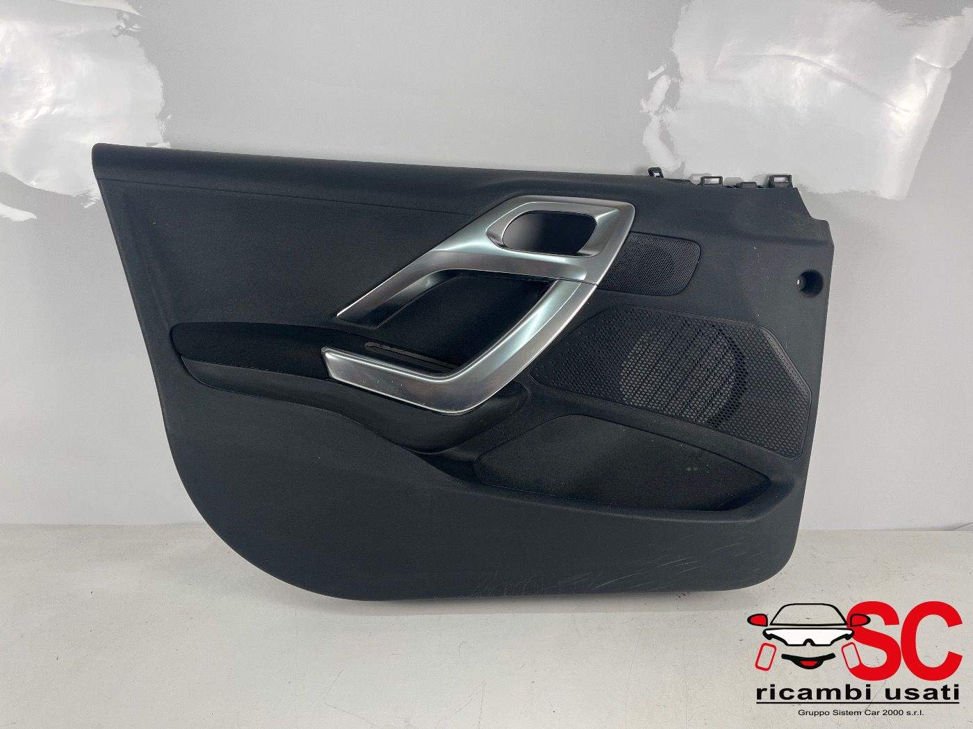 Pannello Interno Porta Anteriore Sx Peugeot 2008 98358414ZD - 38442 Pannello Interno Porta Anteriore Sx Peugeot 2008 98358414ZD - 38442