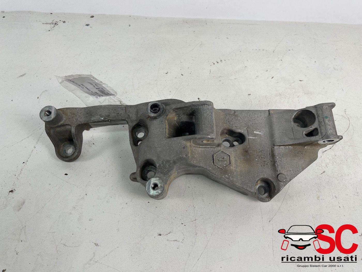 Staffa Supporto Alternatore Peugeot 2008 9809714680 - 38450 Staffa Supporto Alternatore Peugeot 2008 9809714680 - 38450