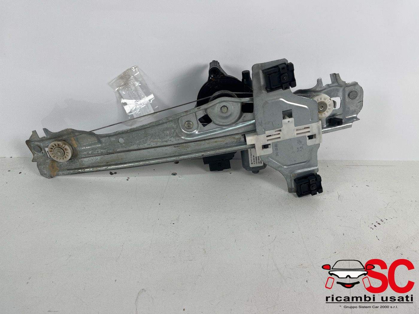 Alzavetro Posteriore Sinistro Peugeot 2008 9829513080 - 38479 Alzavetro Posteriore Sinistro Peugeot 2008 9829513080 - 38479