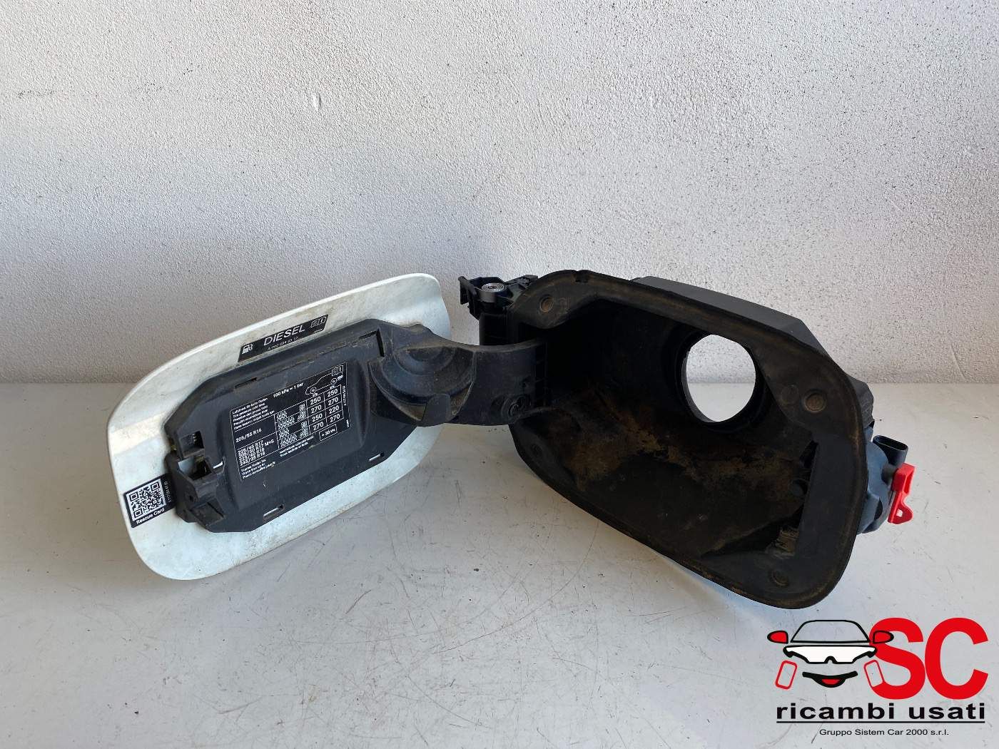 Sportello Tappo Carburante Mercedes Cla W117 A1176304100 - 38675 Sportello Tappo Carburante Mercedes Cla W117 A1176304100 - 38675