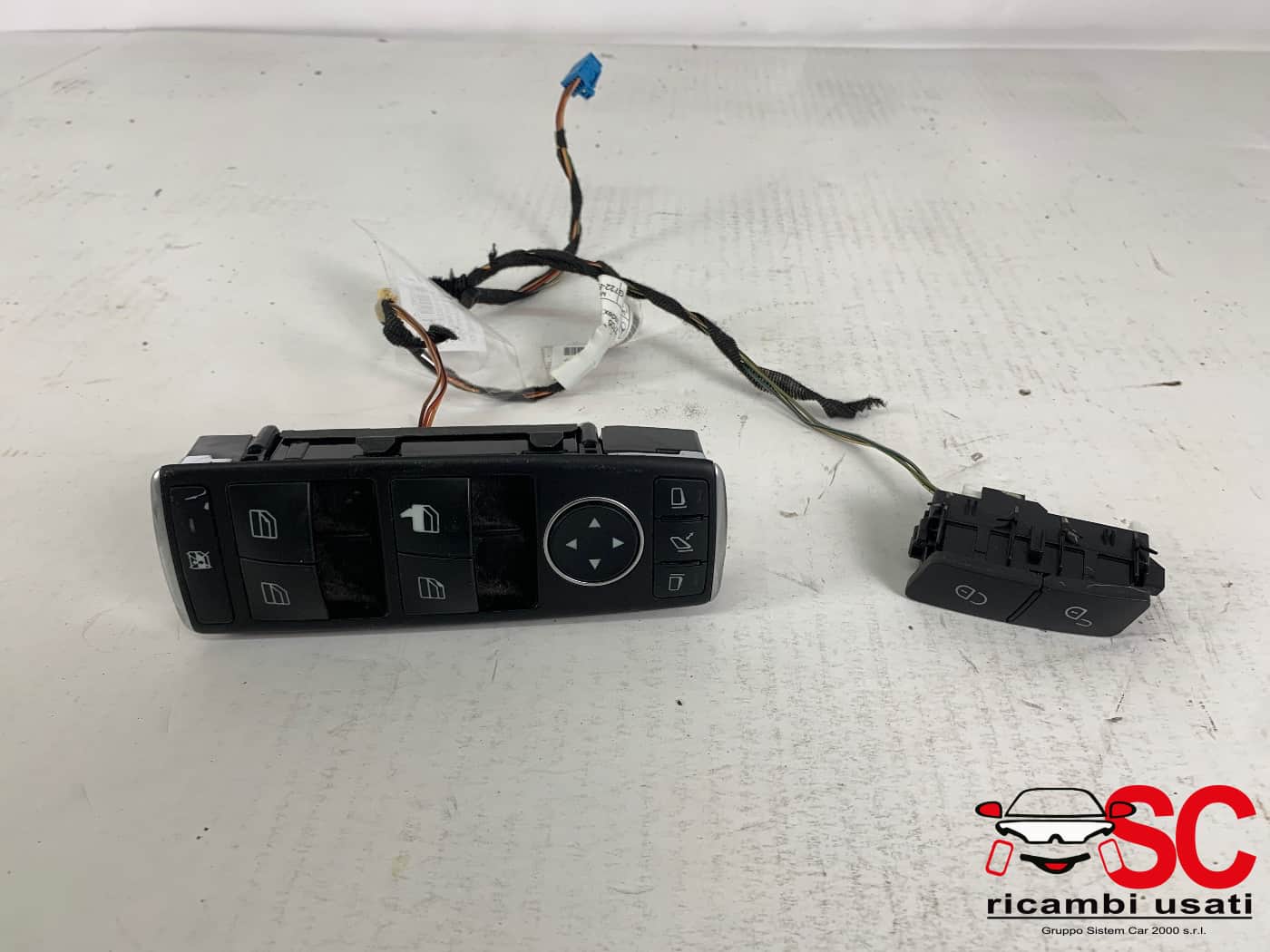 Pulsantiera Alzavetro Ant Sinistra Classe B W246 A1669054400 - 39089