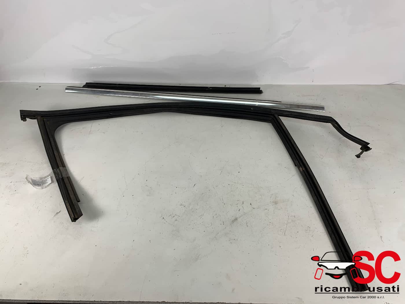 Guarnizione Porta Anteriore Destra Classe B W246 A2467250800 - 39107