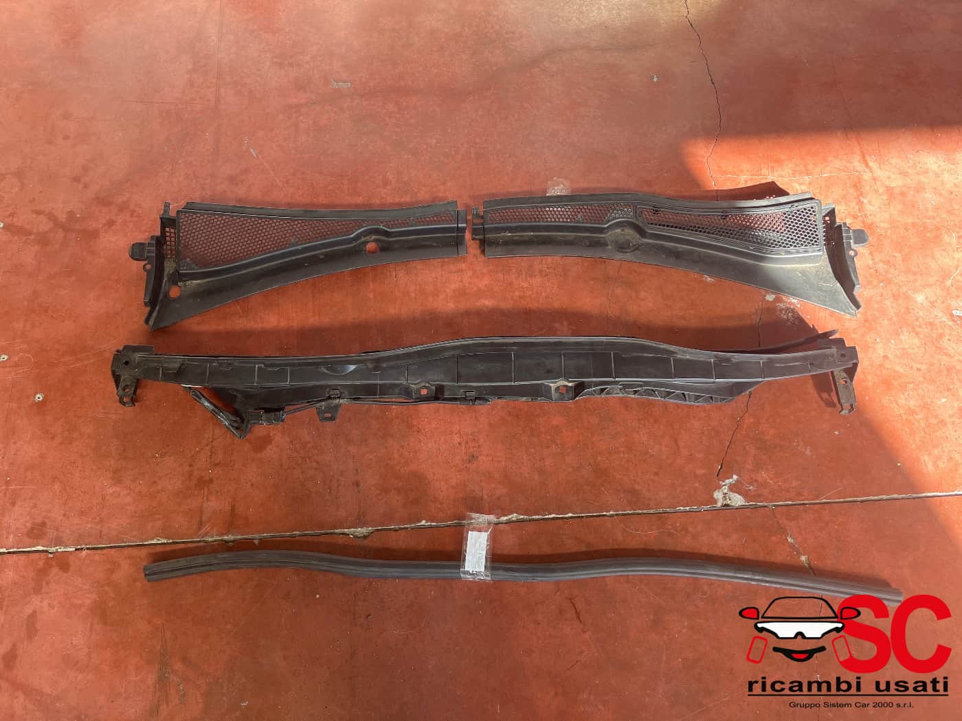 Griglia Sottoparabrezza Peugeot 2008 9673301680 9673302777 - 41903 Griglia Sottoparabrezza Peugeot 2008 9673301680 9673302777 - 41903