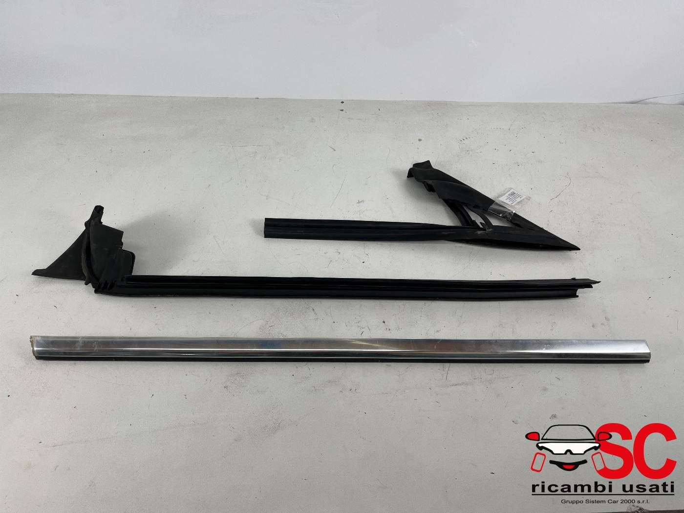 RASCHIAVETRO ANTERIORE DX MERCEDES CLA Coup&eacute; (C117) A1177250282 (13>19)