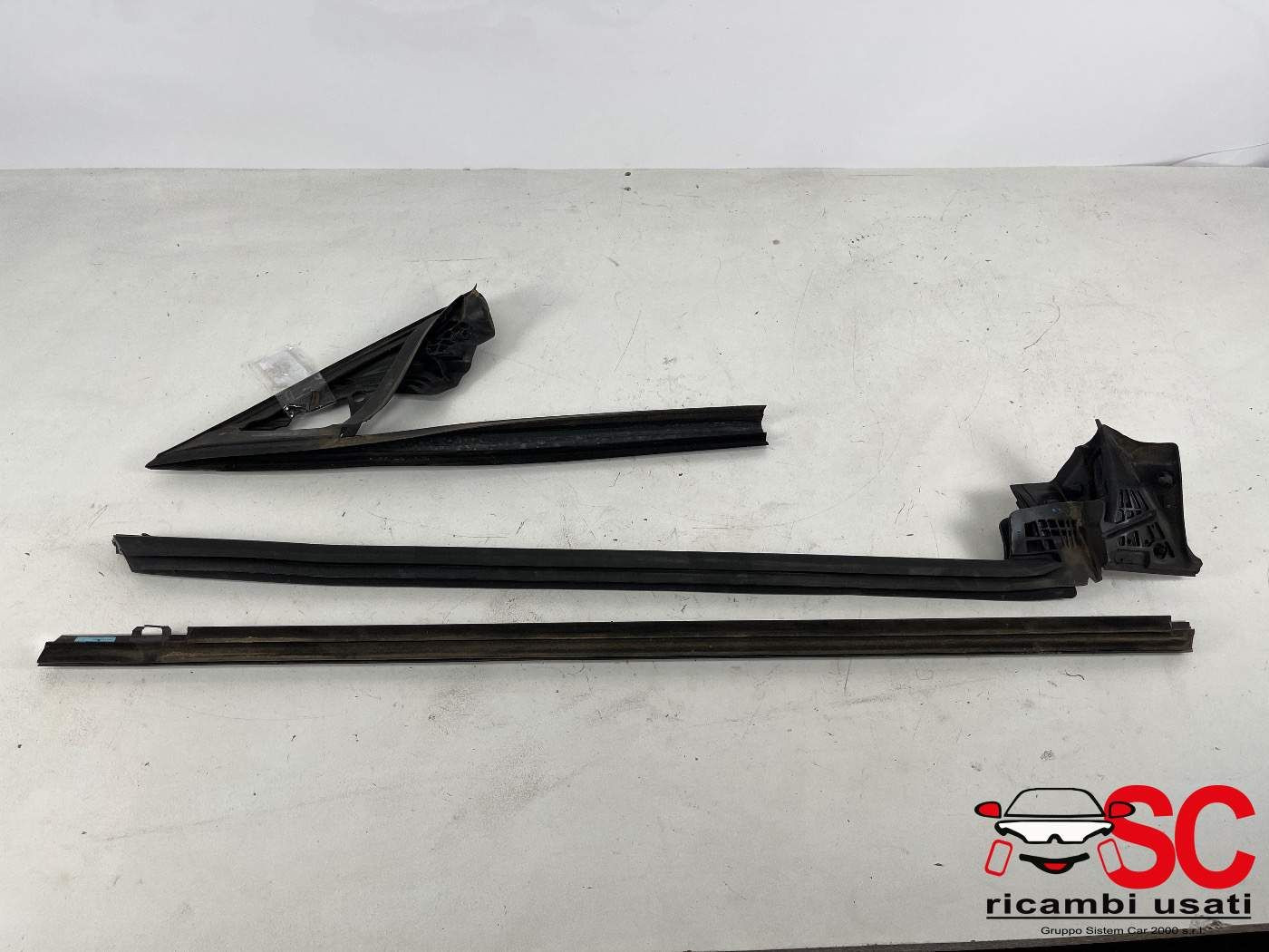RASCHIAVETRO ANTERIORE DX MERCEDES CLA Coup&eacute; (C117) A1177250282 (13>19)