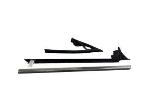 RASCHIAVETRO ANTERIORE SX CON MODANATURA CROMATA MERCEDES CLA Coupé (C117) A1177250182 (13>19)