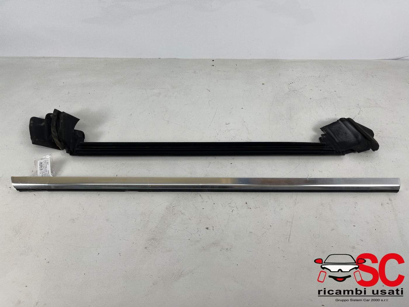 RASCHIAVETRO POSTERIORE SX CON MODANATURA CROMATA MERCEDES CLA Coupé (C117) A1177350182 (13>19)