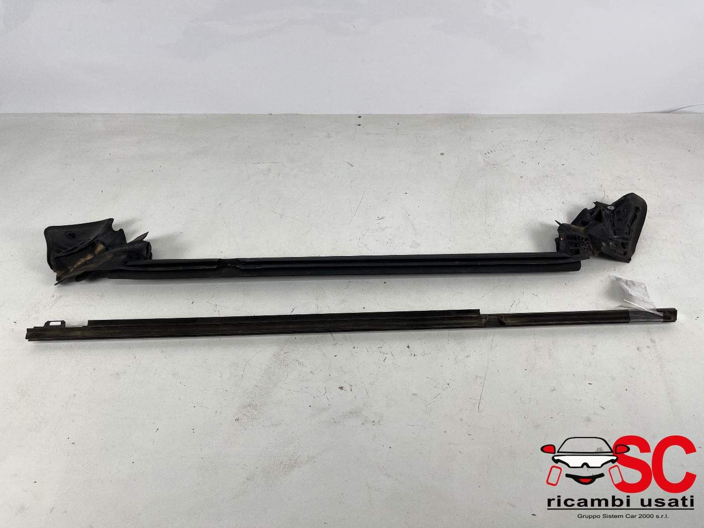 RASCHIAVETRO POSTERIORE SX CON MODANATURA CROMATA MERCEDES CLA Coupé (C117) A1177350182 (13>19)