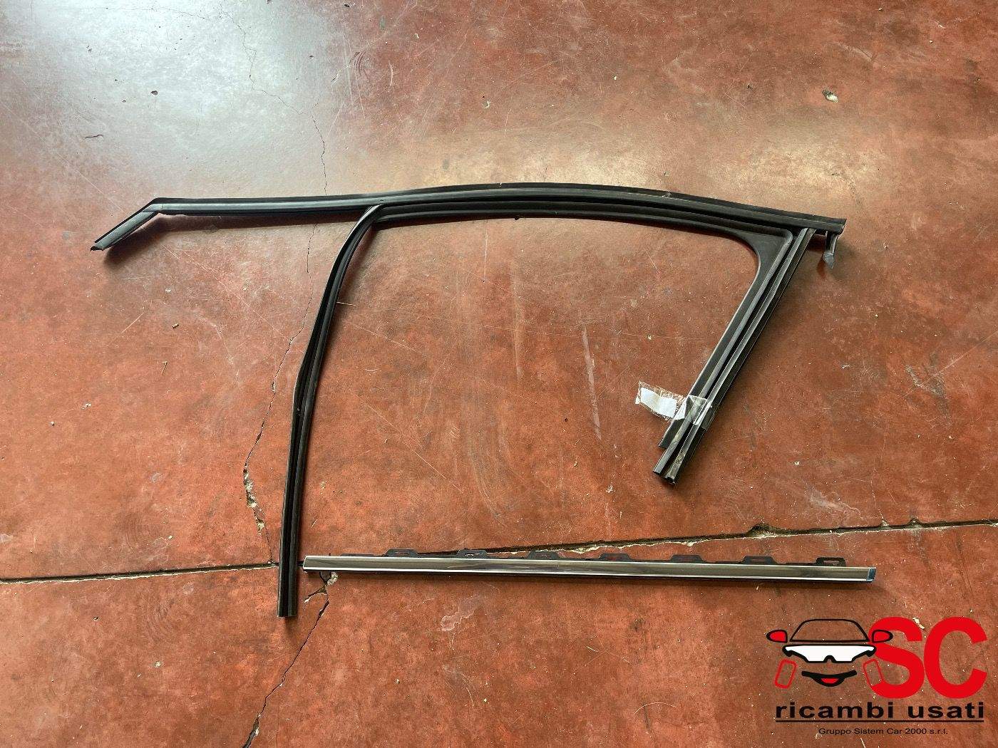 Guarnizione Porta Anteriore Sinistra Peugeot 2008 9810970780 - 38547