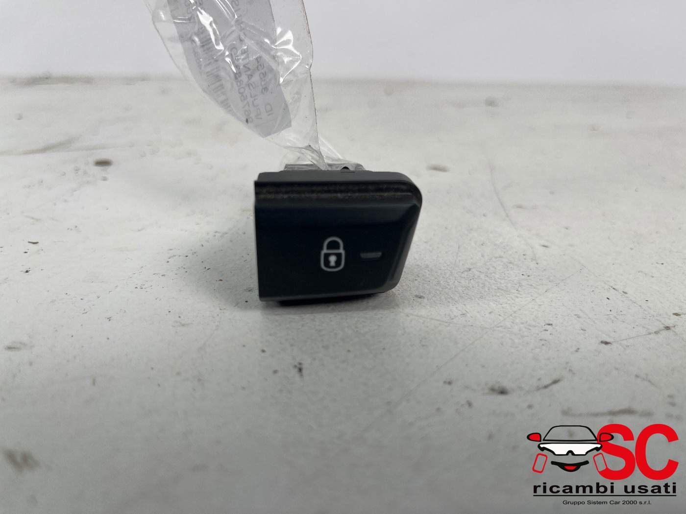 Pulsante Chiusura Porte Peugeot 2008 96750883ZD - 38554 Pulsante Chiusura Porte Peugeot 2008 96750883ZD - 38554