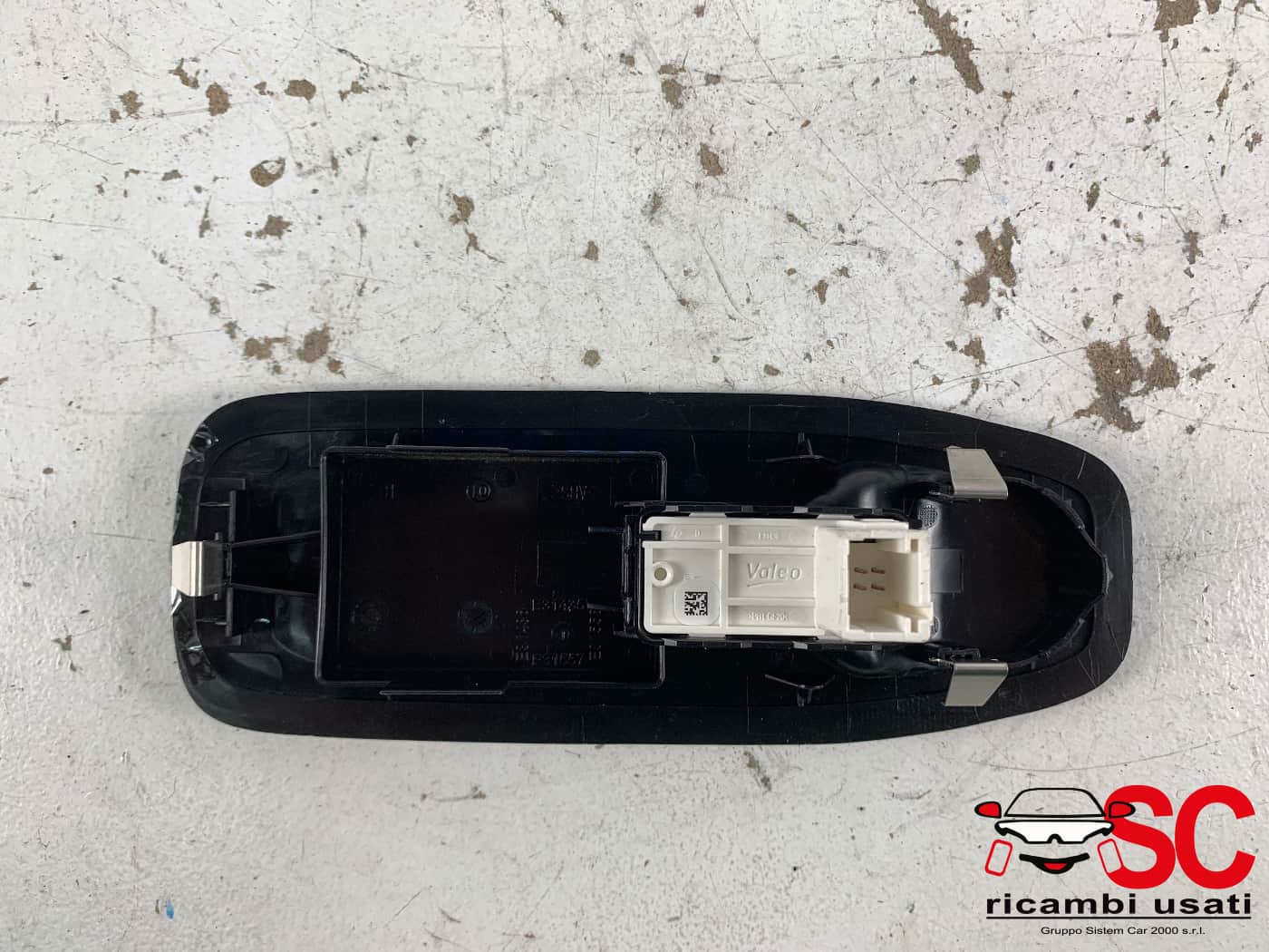 Pulsante Alzavetro Anteriore Destro Peugeot 2008 98242560ZD - 41858 Pulsante Alzavetro Anteriore Destro Peugeot 2008 98242560ZD - 41858