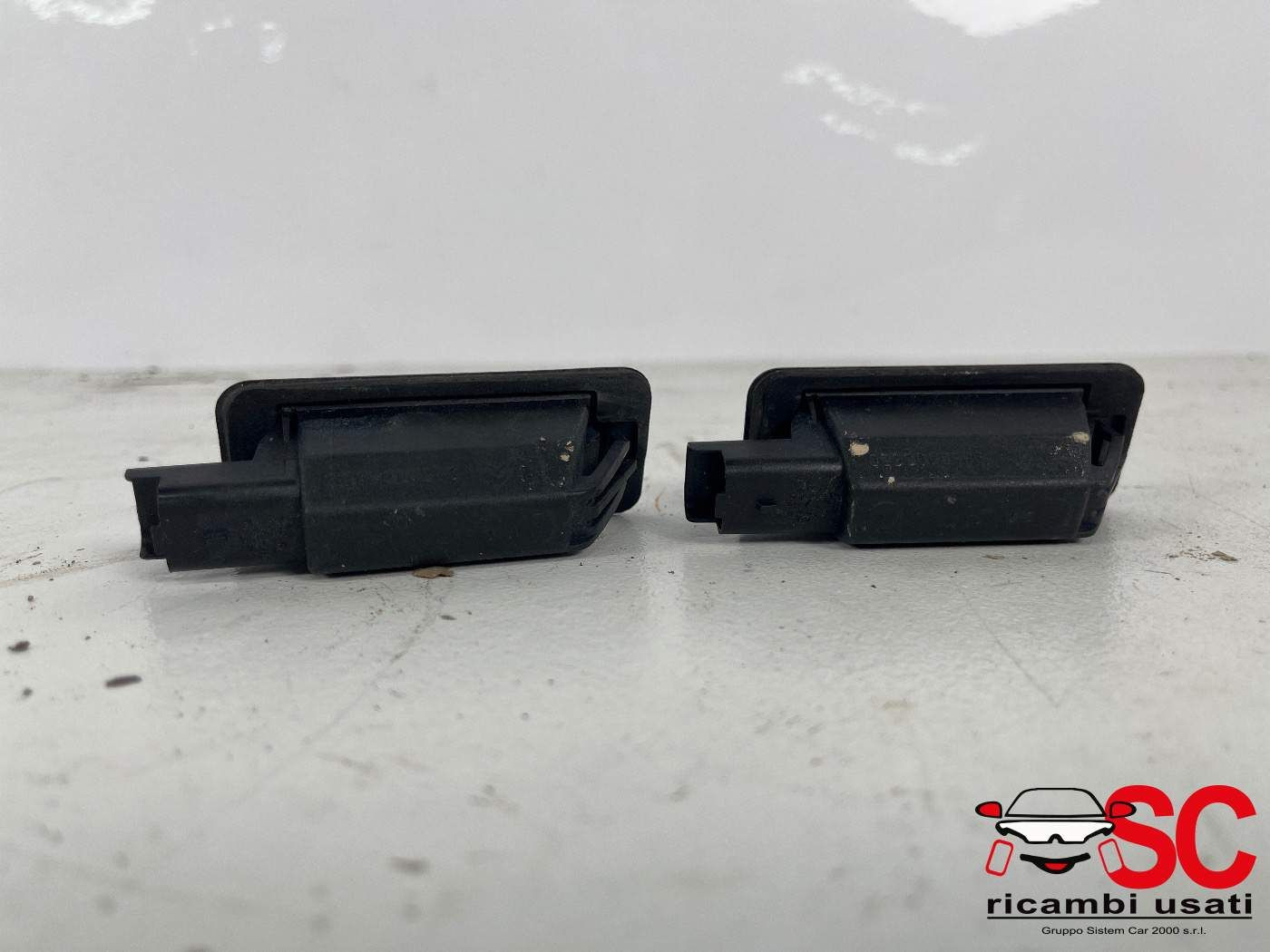FANALE LUCE TARGA PEUGEOT 2008 Serie 9682403680 (19>)