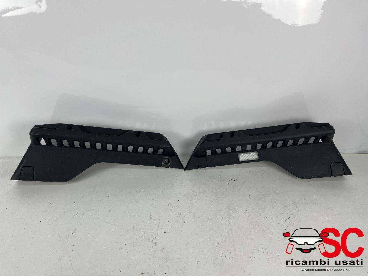 SUPPORTI CAPPELLIERA POSTERIORE PEUGEOT 2008 Serie 9677216677 (19>)
