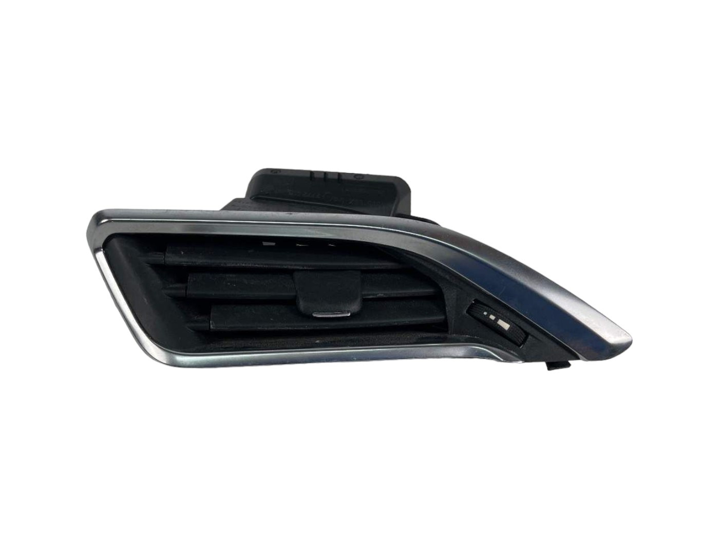 BOCCHETTA ARIA CRUSCOTTO SX PEUGEOT 2008 Serie 9633131777 (19>)