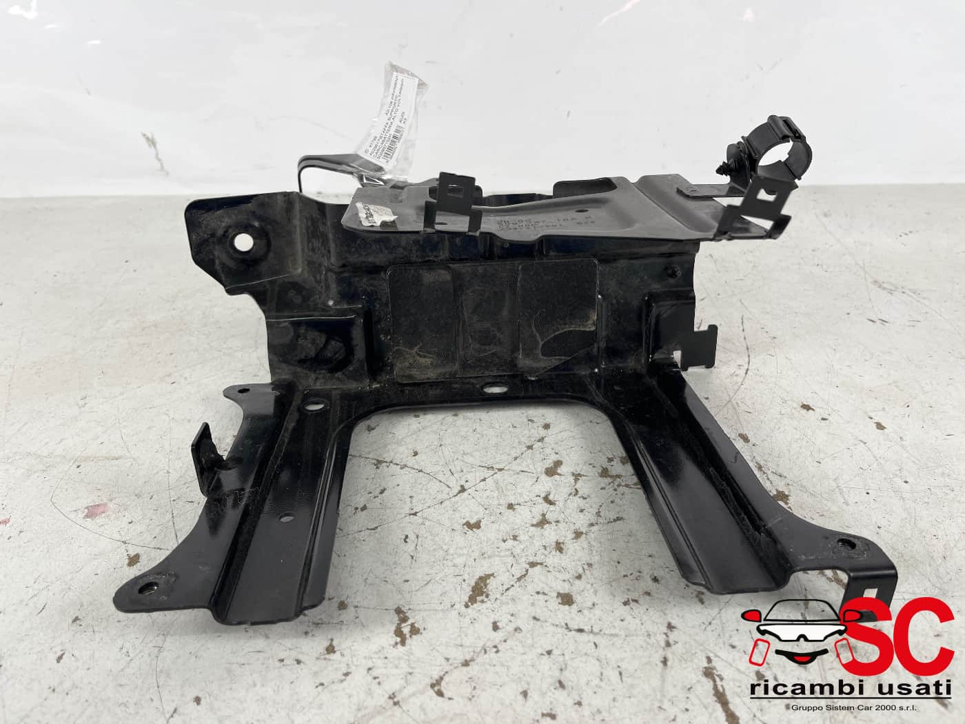 5Q0907102H 5Q0907102H STAFFA SUPPORTO CARICABATTERIE AUDI A3 Sportback (8YA) benzina
