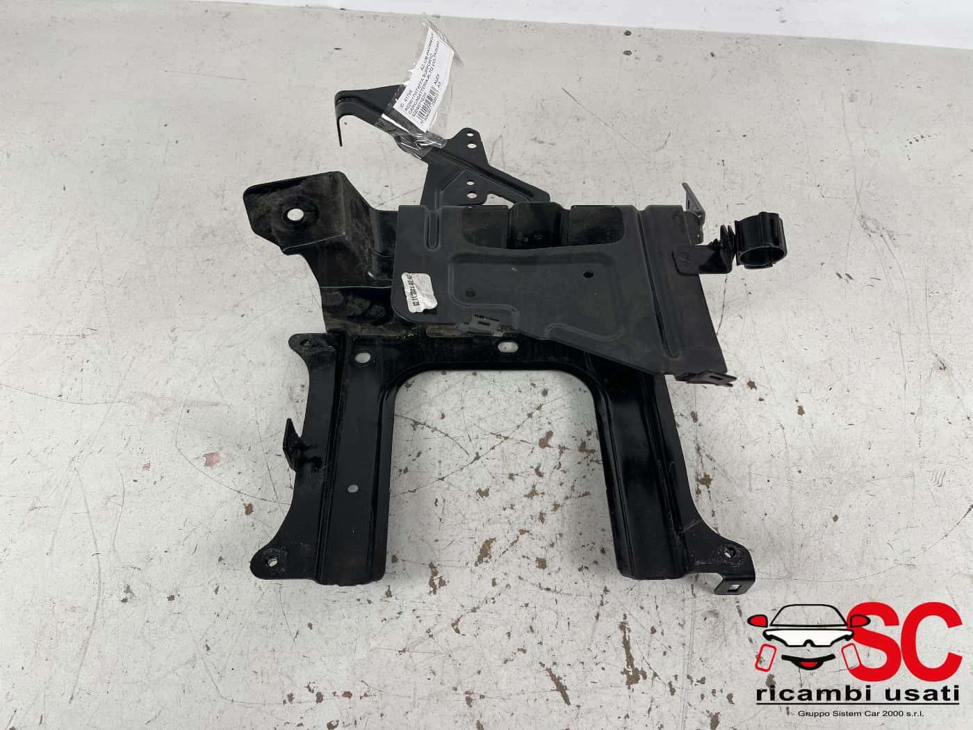 5Q0907102H 5Q0907102H STAFFA SUPPORTO CARICABATTERIE AUDI A3 Sportback (8YA) benzina