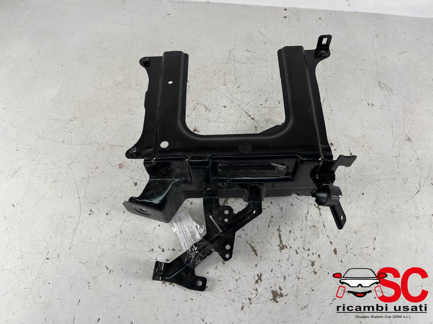5Q0907102H 5Q0907102H STAFFA SUPPORTO CARICABATTERIE AUDI A3 Sportback (8YA) benzina