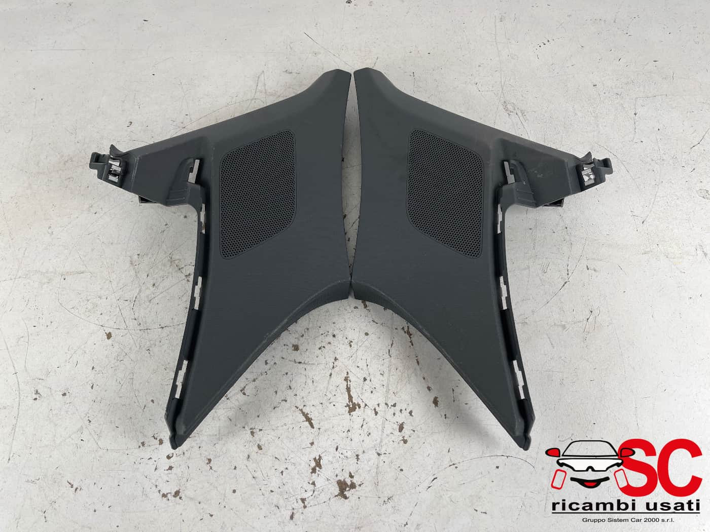 RIVESTIMENTO MONTANTE POSTERIORE SX E DX AUDI A3 Sportback (8YA) 8Y4867246A (19>)