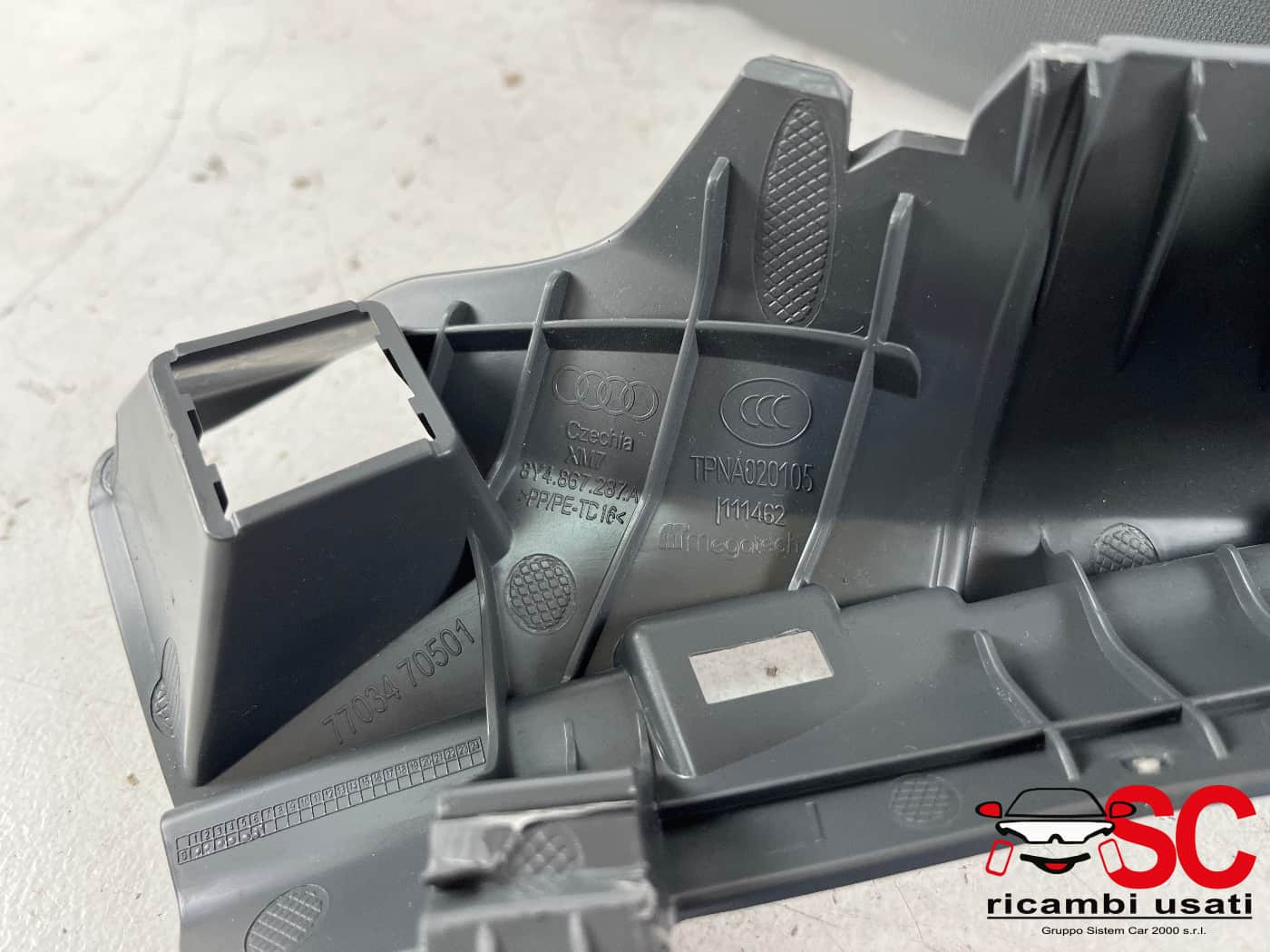RIVESTIMENTO MONTANTE POSTERIORE SX E DX AUDI A3 Sportback (8YA) 8Y4867287A (19>)
