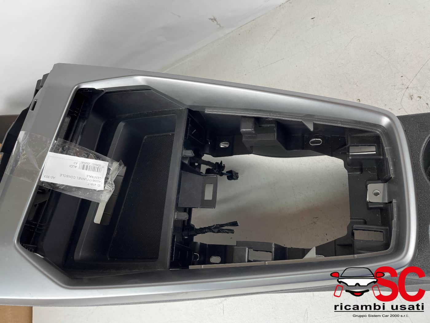 TUNNEL CONSOLLE CENTRALE AUDI A3 Sportback (8YA) (19>)