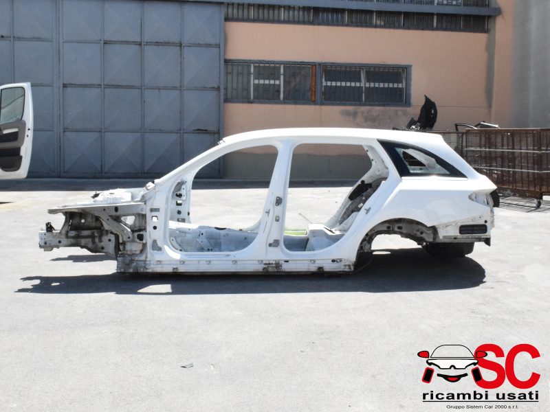 Fianco Fiancata Tagliata Mercedes Classe C Sw W205 - 36705 Fianco Fiancata Tagliata Mercedes Classe C Sw W205 - 36705