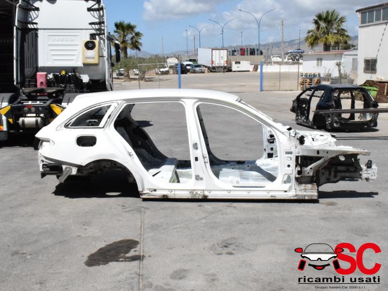 Fianco Fiancata Tagliata Mercedes Classe C Sw W205 - 36705 Fianco Fiancata Tagliata Mercedes Classe C Sw W205 - 36705