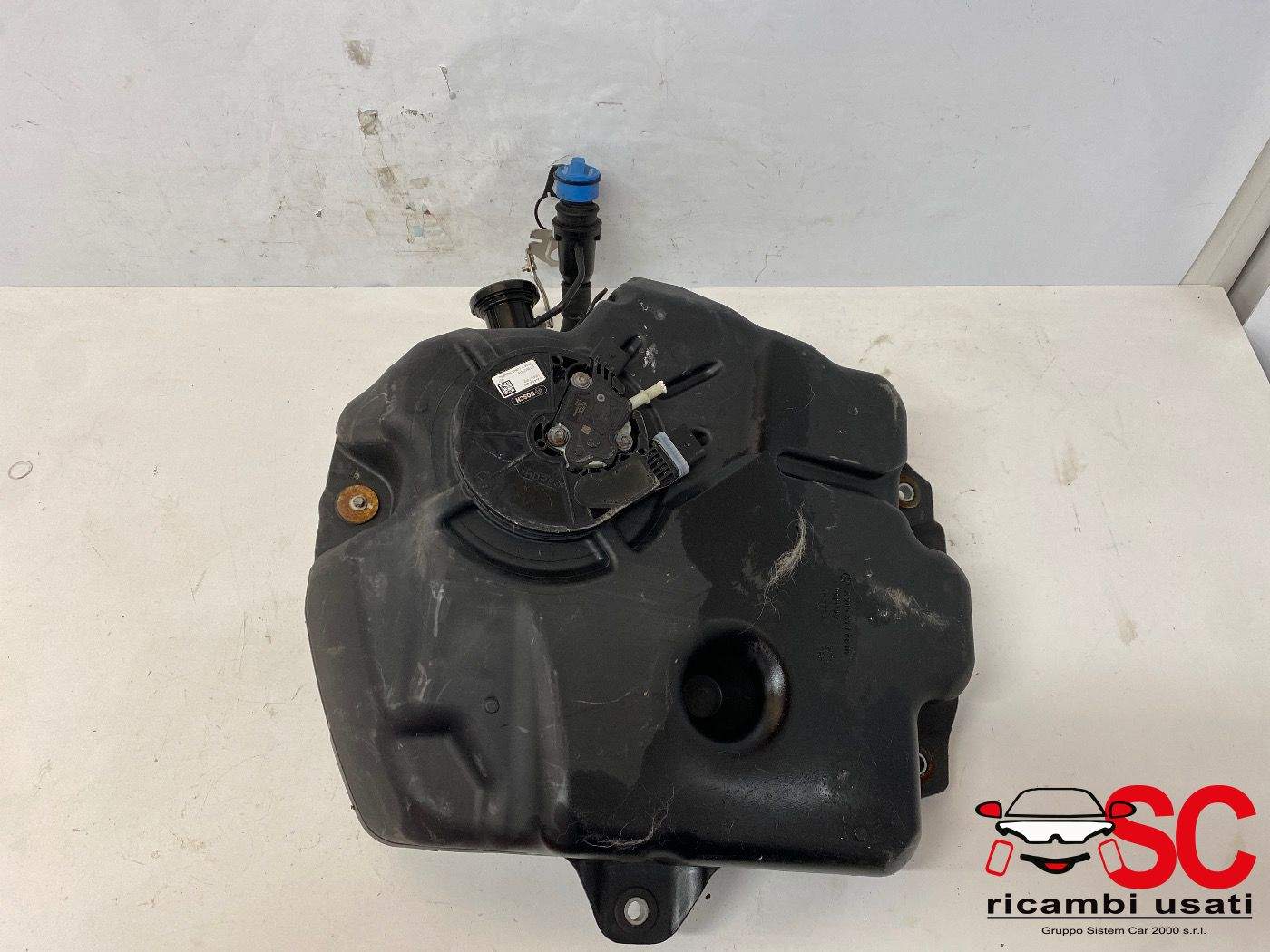 Serbatoio Additivo Mercedes Classe C Sw 2.2 Cdi A2054706901 A2054703901 - 37799 Serbatoio Additivo Mercedes Classe C Sw 2.2 Cdi A2054706901 A2054703901 - 37799