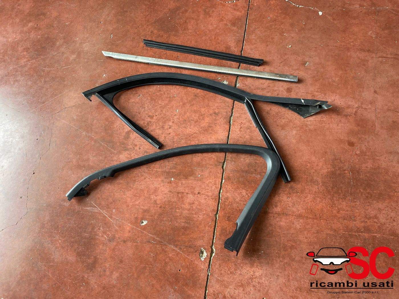 Guarnizione Vetro Porta Anteriore Classe C W205 A2057250425 - 37887