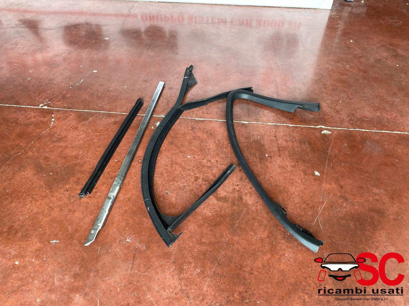 Guarnizione Vetro Porta Anteriore Classe C W205 A2057250425 - 37887