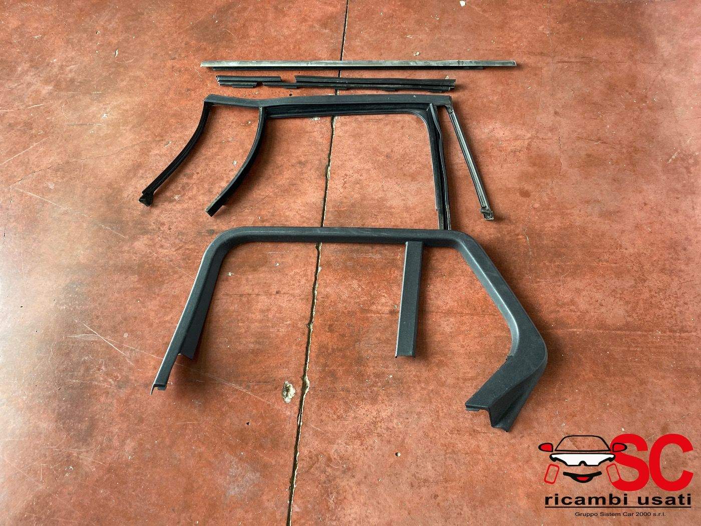 Guarnizione Vetro Porta Post Destra Classe C W205  - 37888