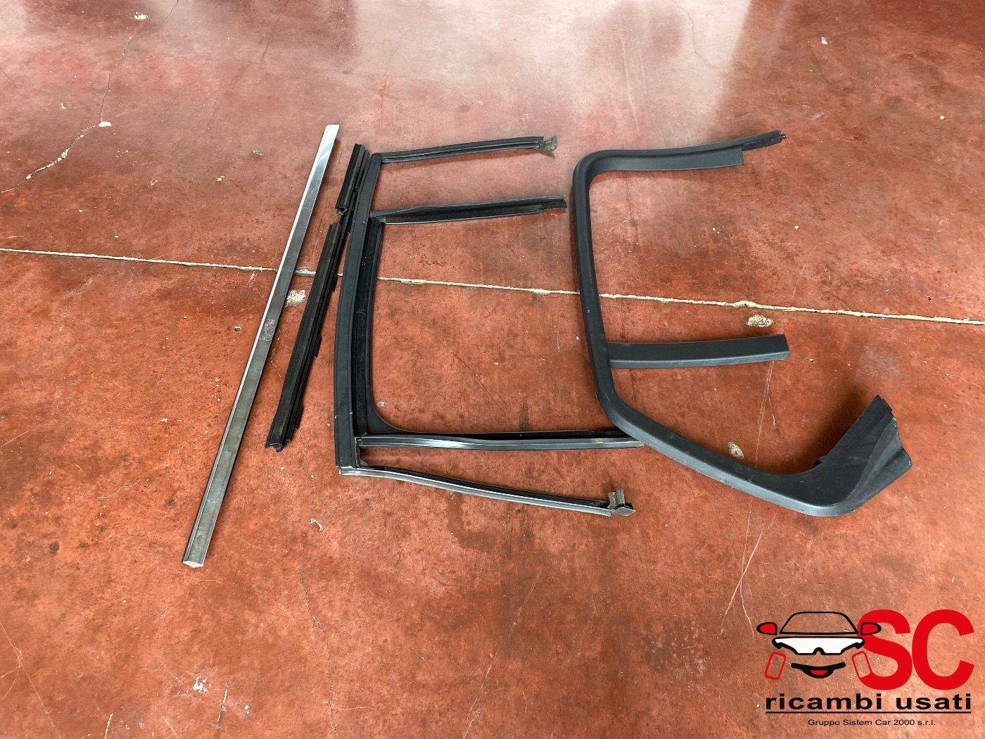 Guarnizione Vetro Porta Post Sx Classe C W205 A2057300524 - 37889