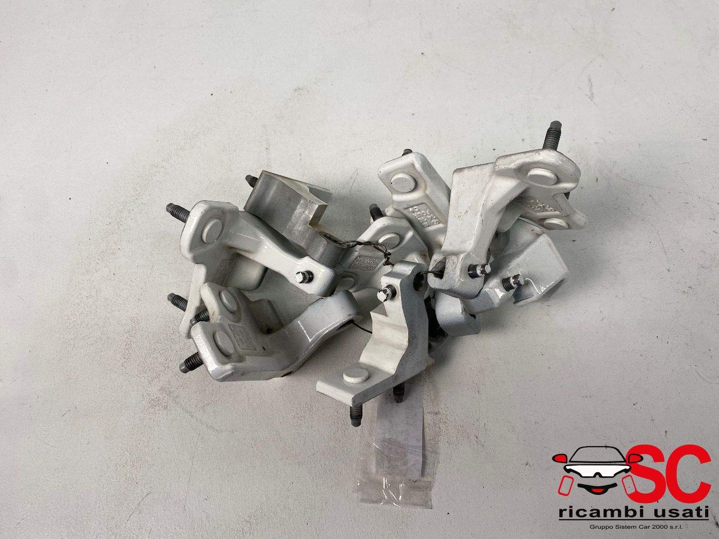 Kit Cerniere Porte Mercedes Classe C Sw W205 - 37974 Kit Cerniere Porte Mercedes Classe C Sw W205 - 37974