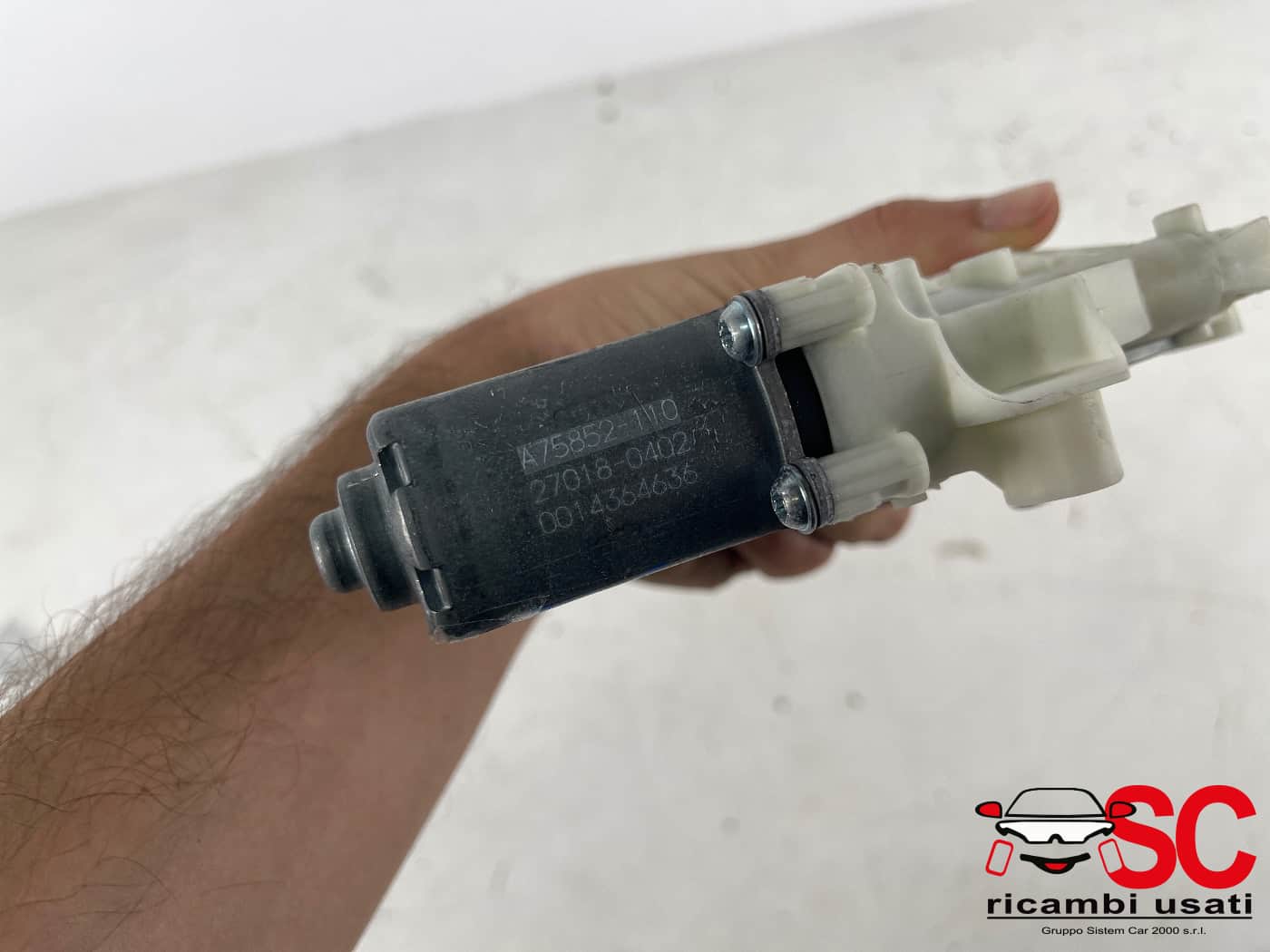 Alzavetro Posteriore Sinistro Ford Fiesta Mk7 A75652110 - 38813