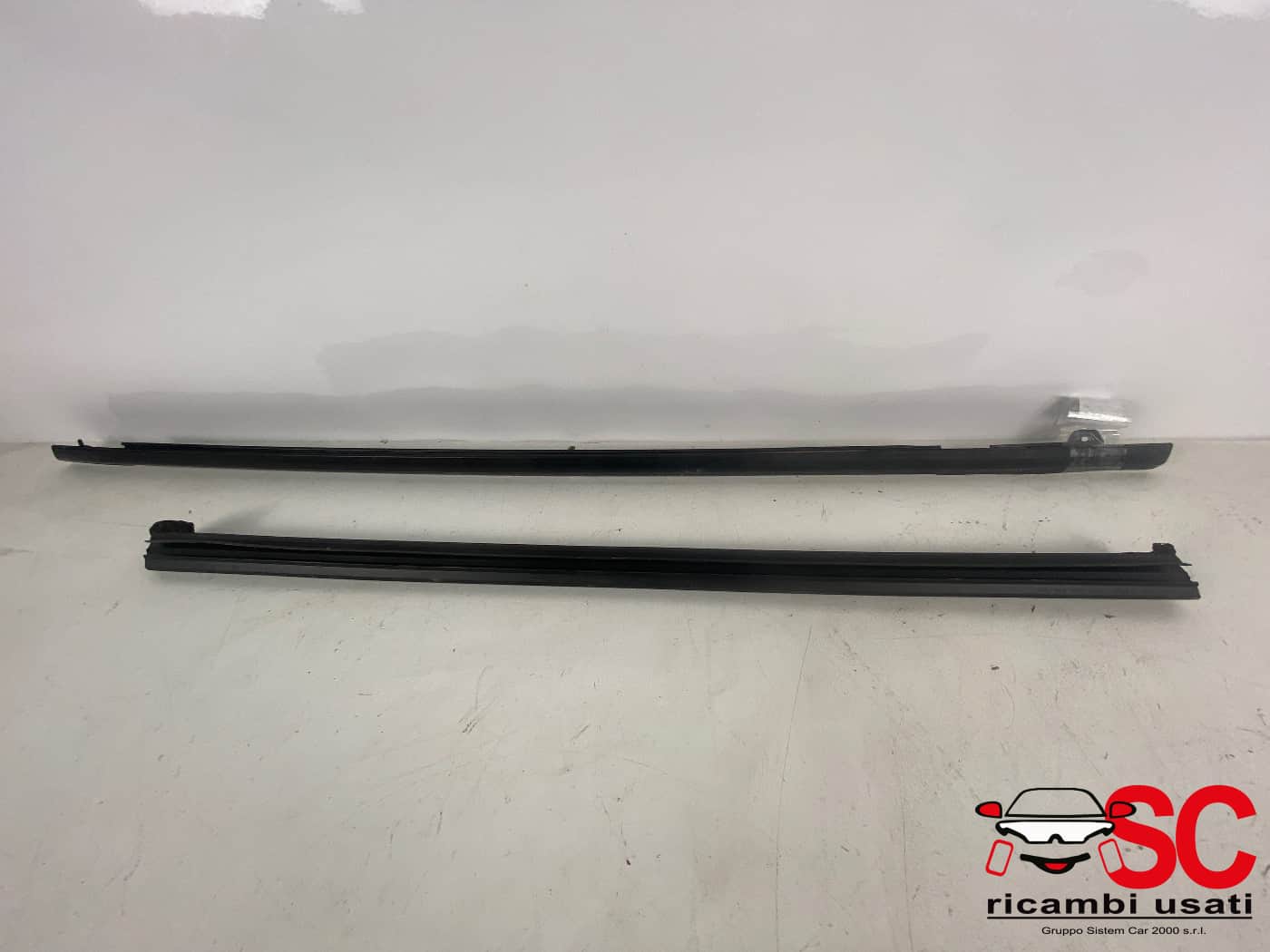 Raschiavetro Porta Anteriore Sx Ford Fiesta Mk7 2338051 - 38835 Raschiavetro Porta Anteriore Sx Ford Fiesta Mk7 2338051 - 38835