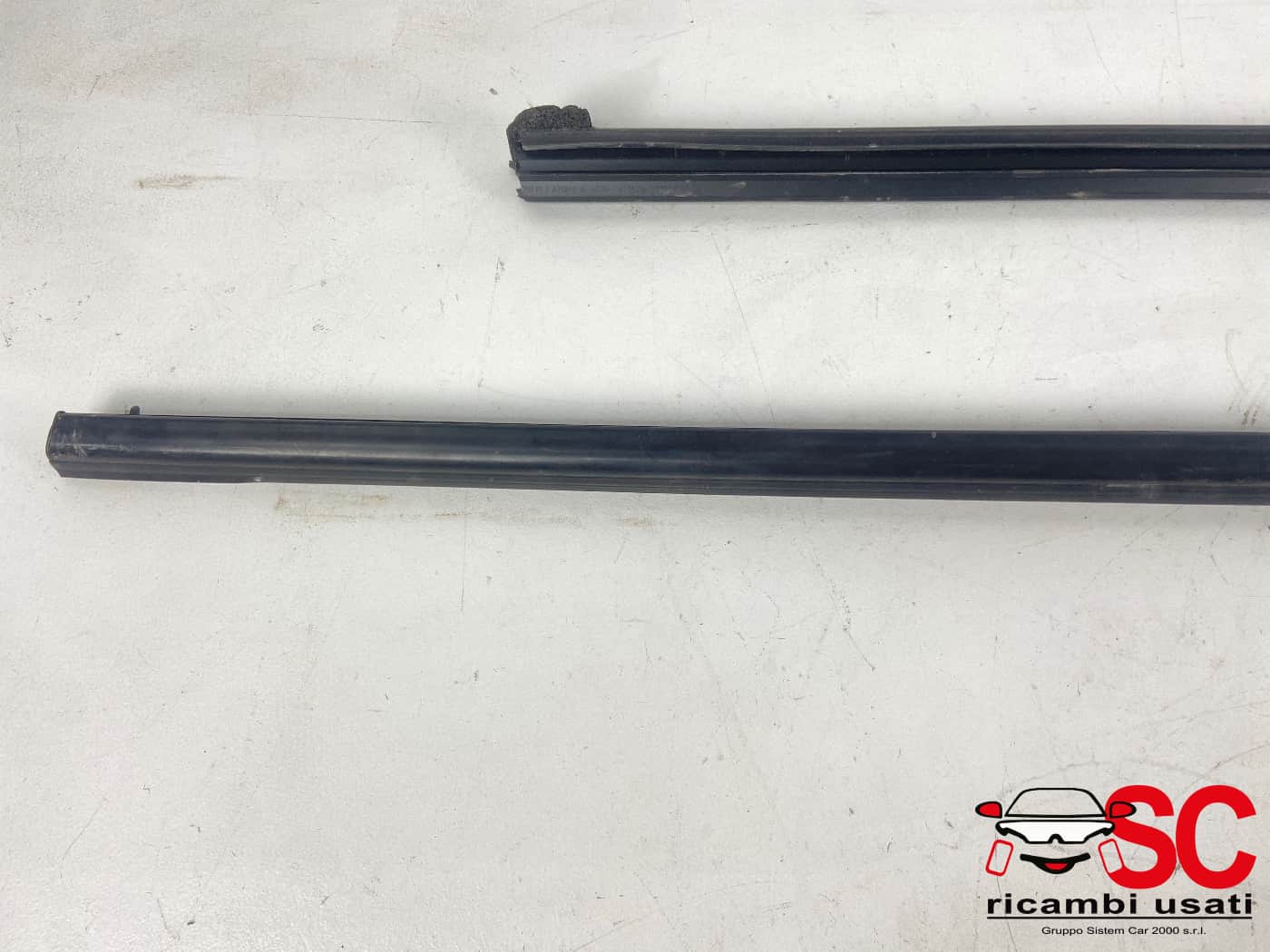 Raschiavetro Porta Anteriore Sx Ford Fiesta Mk7 2338051 - 38835 Raschiavetro Porta Anteriore Sx Ford Fiesta Mk7 2338051 - 38835