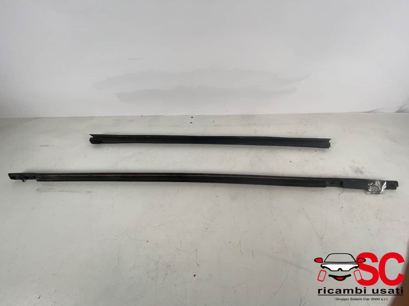 Raschiavetro Porta Anteriore Sx Ford Fiesta Mk7 2338051 - 38835 Raschiavetro Porta Anteriore Sx Ford Fiesta Mk7 2338051 - 38835