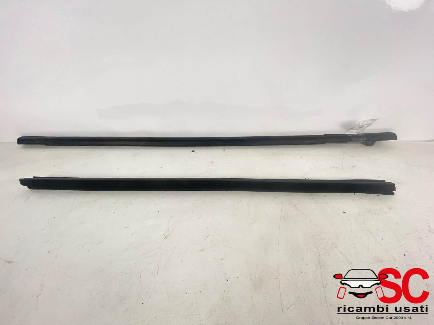 Raschiavetro Porta Anteriore Dx Ford Fiesta Mk7 2338045 - 38836