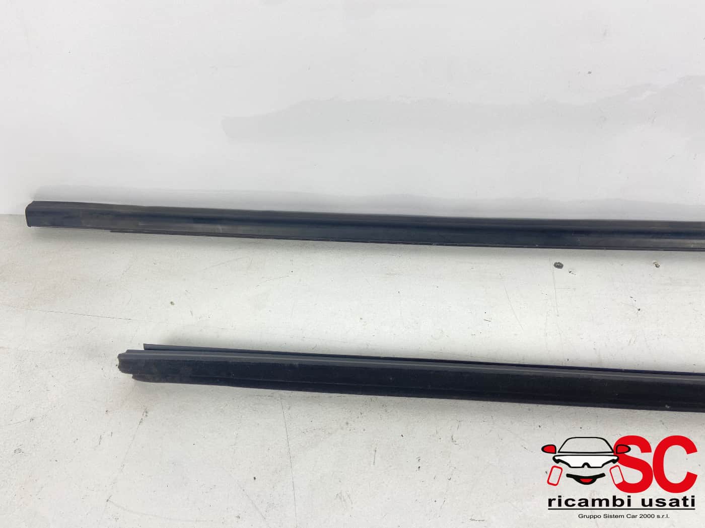 Raschiavetro Porta Anteriore Dx Ford Fiesta Mk7 2338045 - 38836