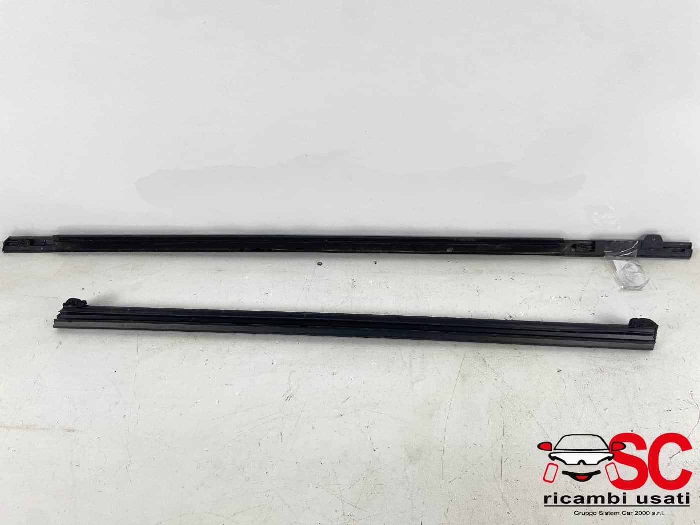 Raschiavetro Porta Anteriore Dx Ford Fiesta Mk7 2338045 - 38836