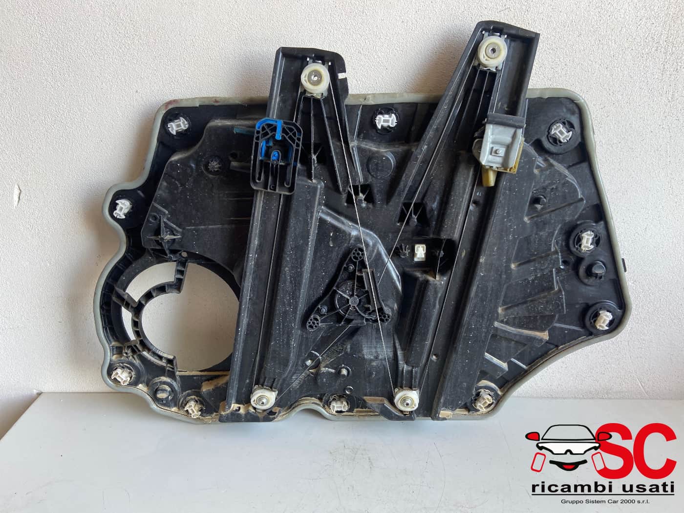 Alzavetro Anteriore Sinistro Ford Fiesta Mk7 H1BBA23201CD - 38845 Alzavetro Anteriore Sinistro Ford Fiesta Mk7 H1BBA23201CD - 38845