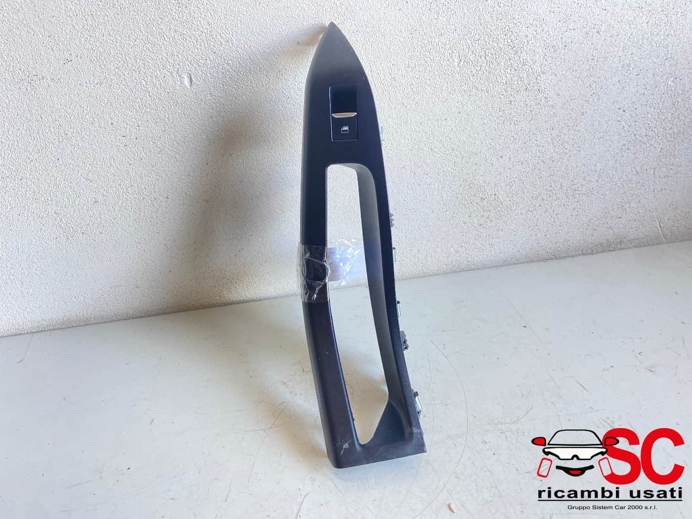 Pulsantiera Alzavetro Anteriore Dx Ford Fiesta Mk7 H1BT14529AA - 38864 Pulsantiera Alzavetro Anteriore Dx Ford Fiesta Mk7 H1BT14529AA - 38864