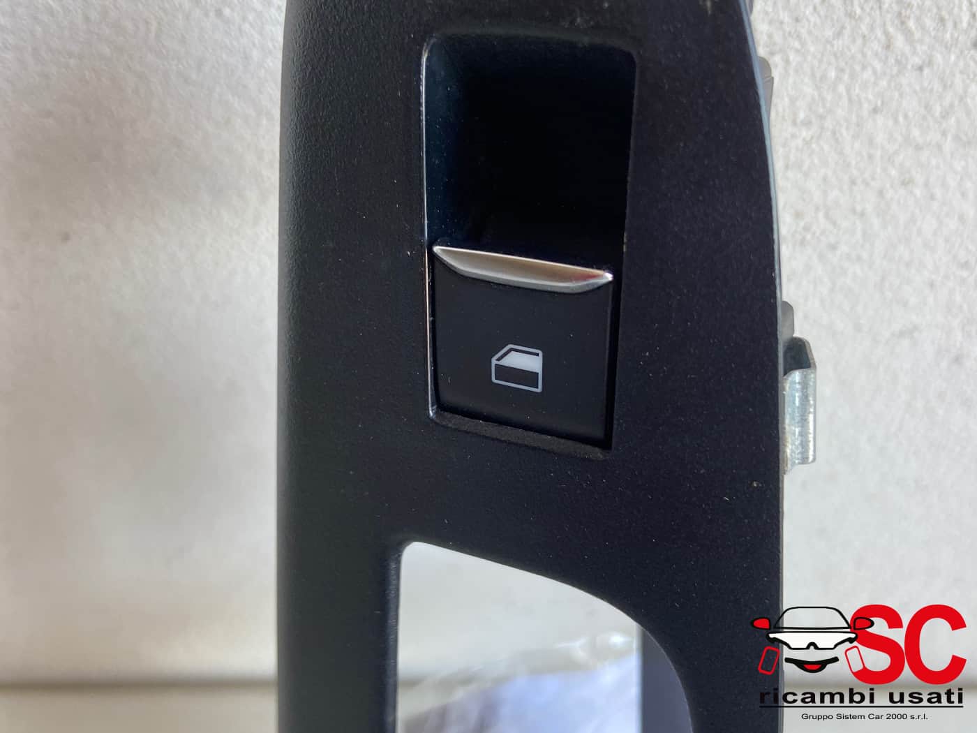 Pulsantiera Alzavetro Anteriore Dx Ford Fiesta Mk7 H1BT14529AA - 38864 Pulsantiera Alzavetro Anteriore Dx Ford Fiesta Mk7 H1BT14529AA - 38864