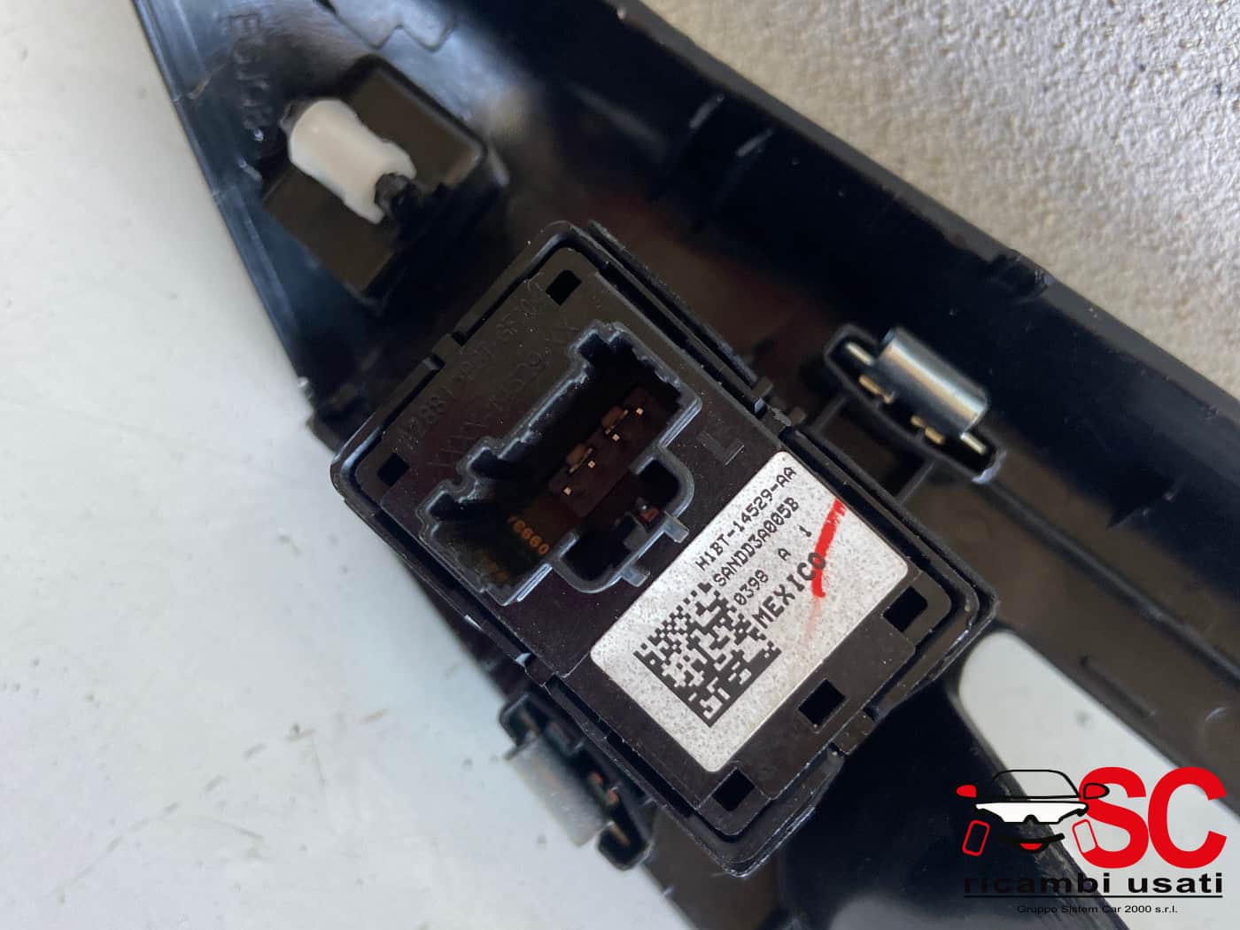 Pulsantiera Alzavetro Anteriore Dx Ford Fiesta Mk7 H1BT14529AA - 38864 Pulsantiera Alzavetro Anteriore Dx Ford Fiesta Mk7 H1BT14529AA - 38864