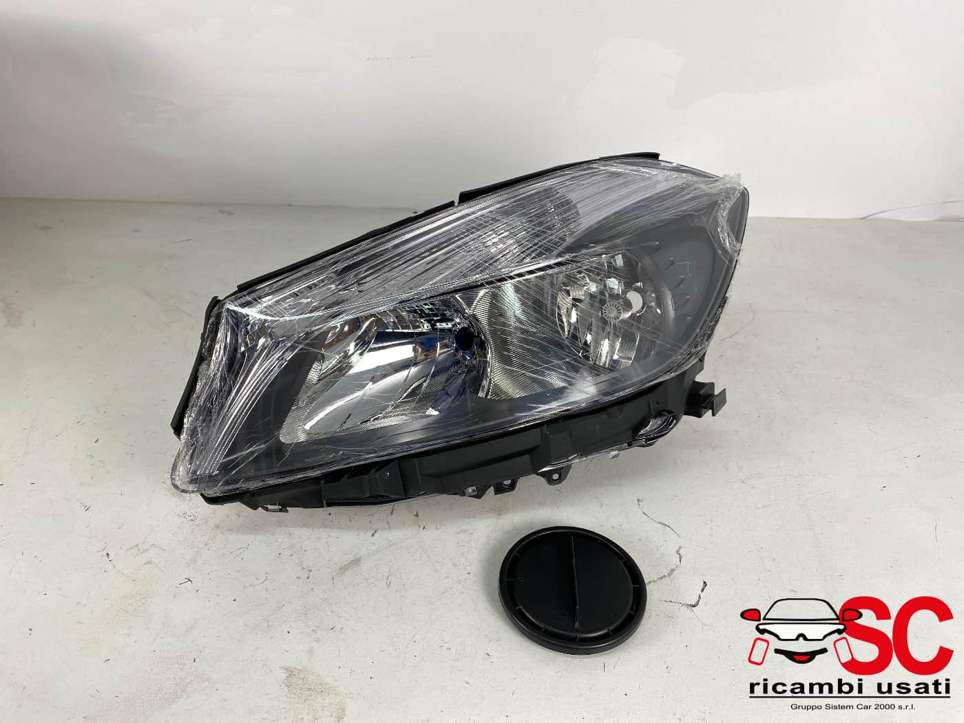 Faro Anteriore Sinistro Classe A W176 (nuovo) A1768203861 - 39156 Faro Anteriore Sinistro Classe A W176 (nuovo) A1768203861 - 39156