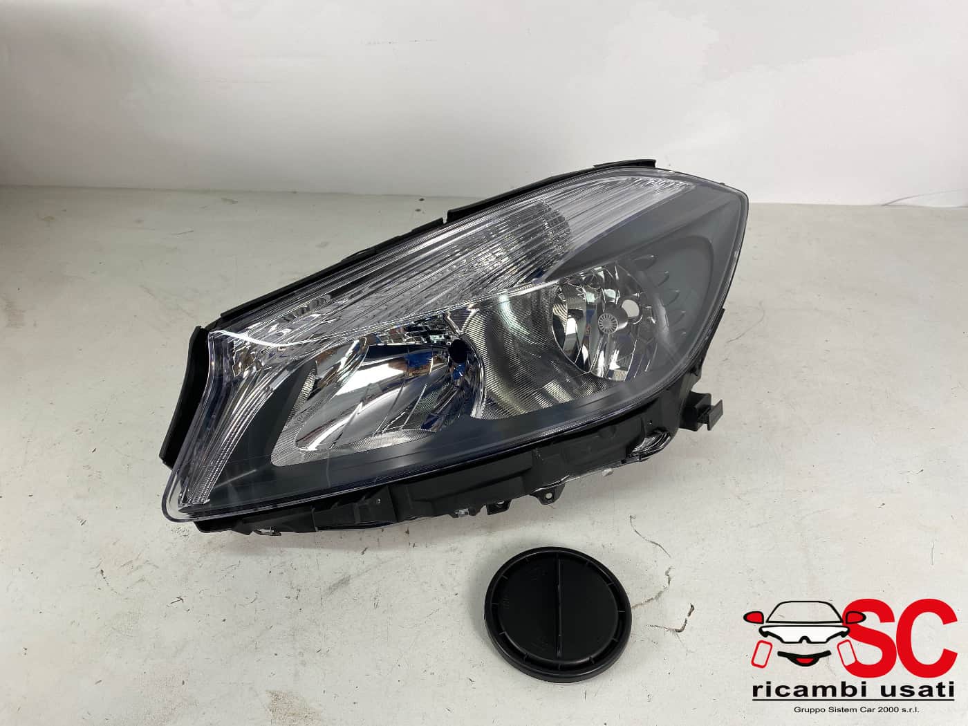 Faro Anteriore Sinistro Classe A W176 (nuovo) A1768203861 - 39156 Faro Anteriore Sinistro Classe A W176 (nuovo) A1768203861 - 39156