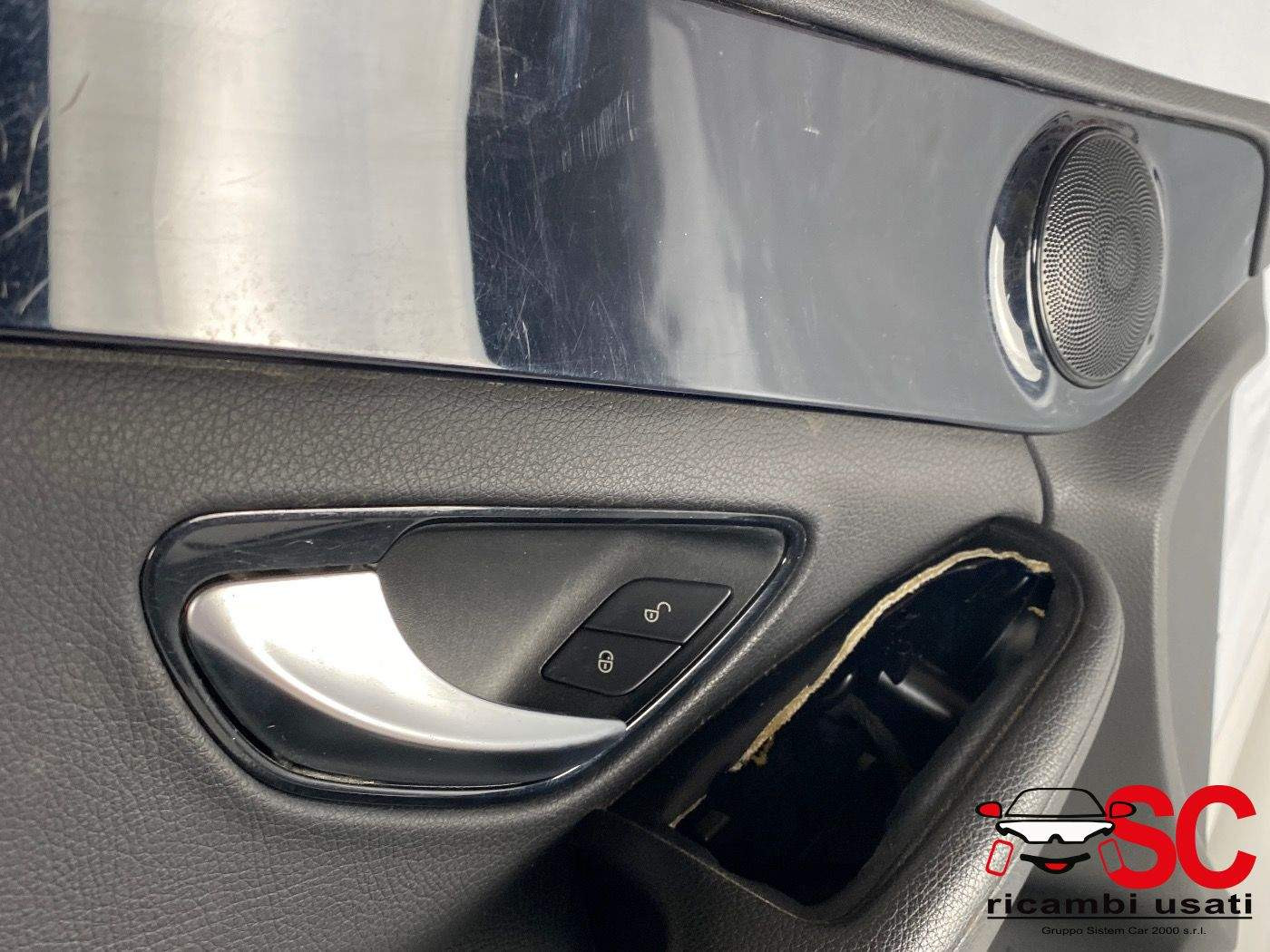 PANNELLO INTERNO PORTIERA ANT SX MERCEDES Classe C (W205) (2013-) A2057200170 (13>)