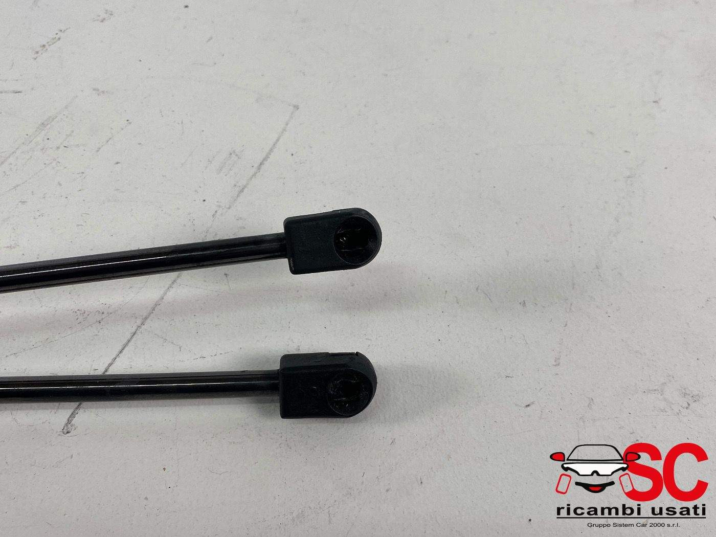 ATTUATORI SOLLEVAMENTO COFANO ANTERIORE DX E SX MERCEDES Classe C (W205) (2013-) (13>)