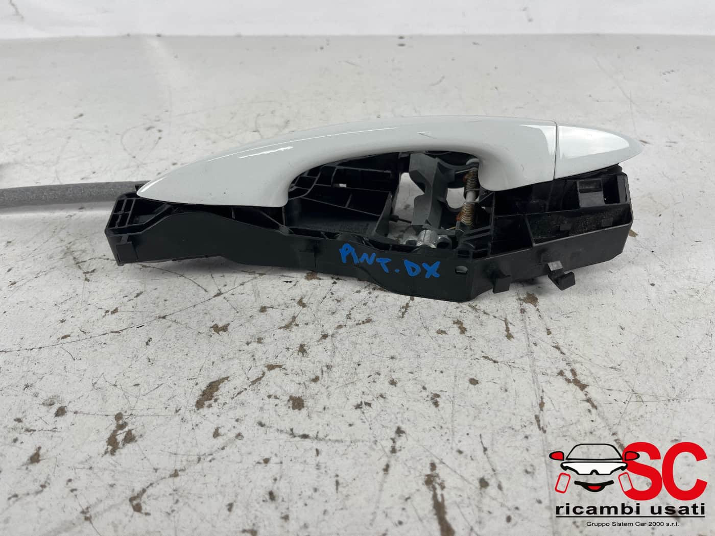 MANIGLIA ESTERNA ANTERIORE DESTRA VOLKSWAGEN Tiguan Restyling Serie 510837206J (20>)